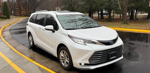 Toyota Sienna 2025