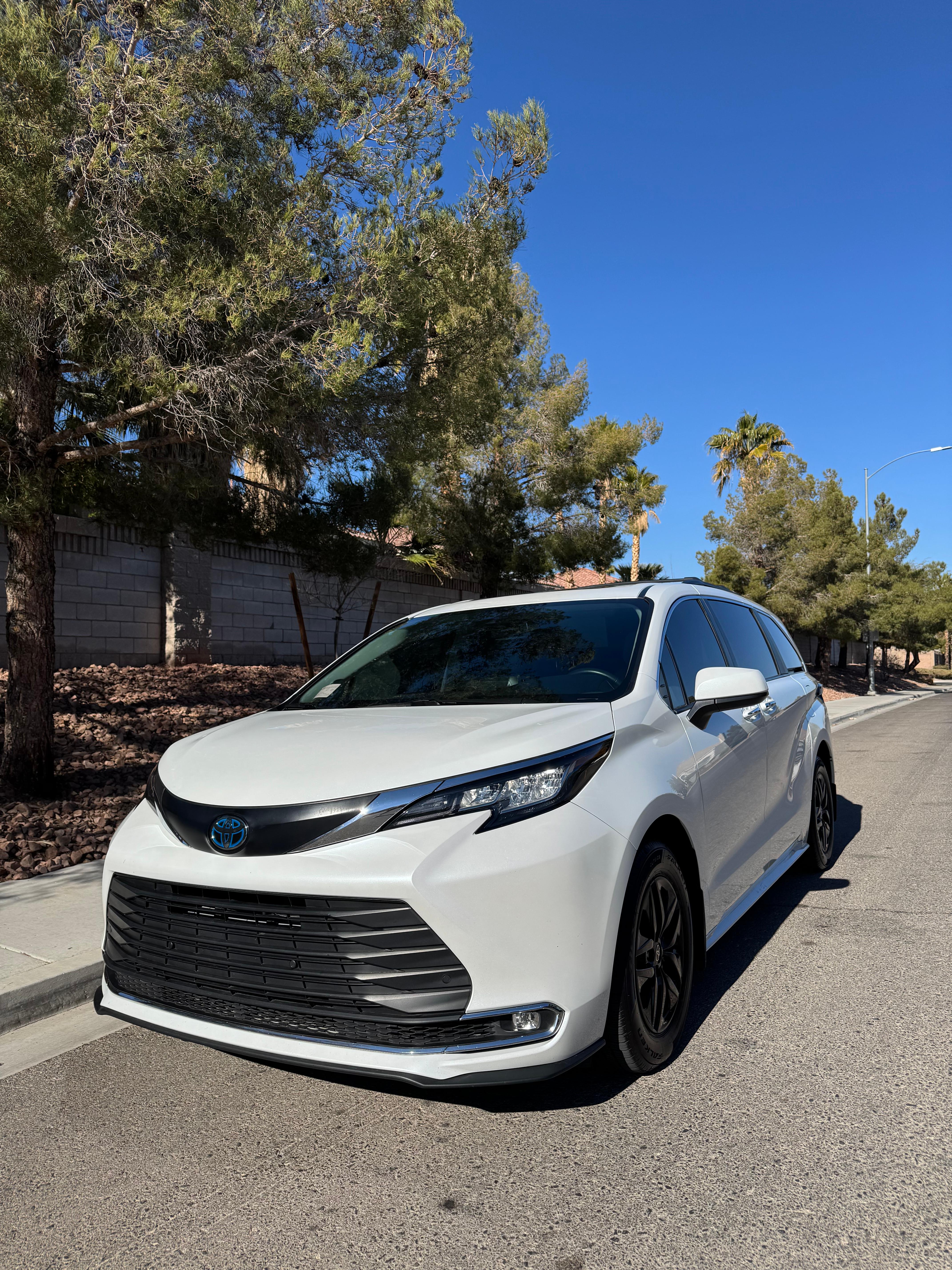 Toyota Sienna 2023 in Riverside, CA