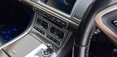 Jaguar XF 2015