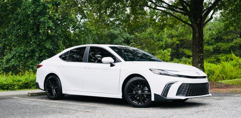 Toyota Camry Hybrid 2025