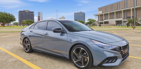Hyundai Elantra 2022