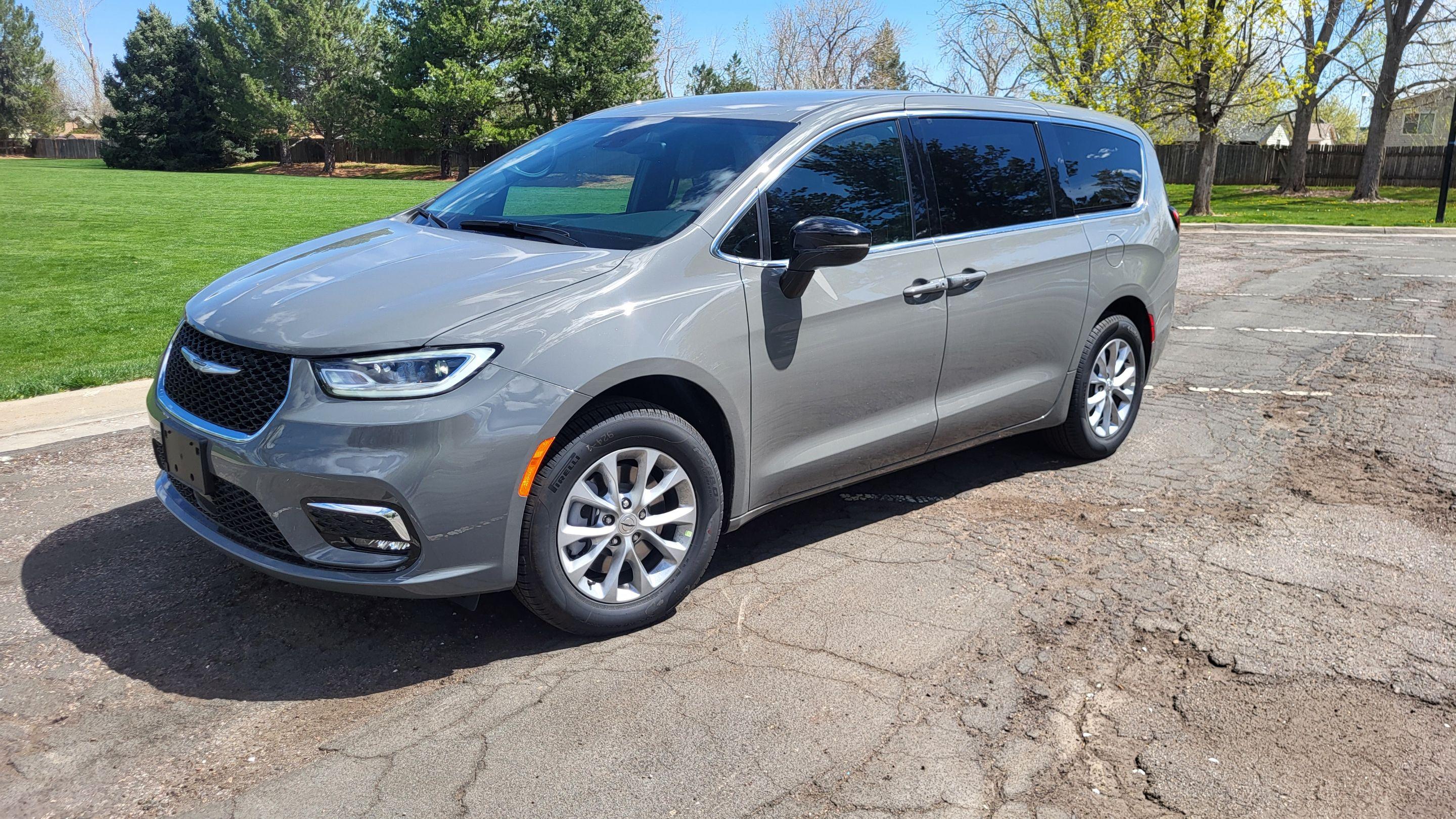 Chrysler Pacifica 2025 in Aurora, CO