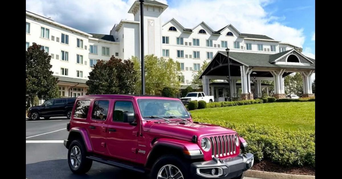 ジ*ヤ様 Interstate w38 cargo ピンク Jeep Wrangler 2024 rental in Nashville, TN by Michael | Turo