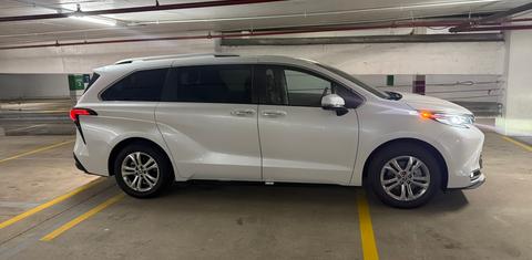 Toyota Sienna 2024