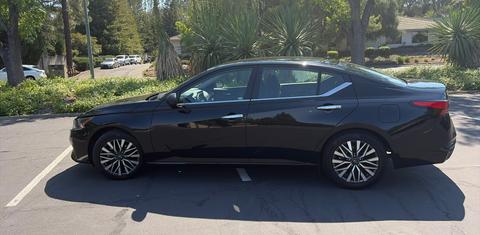 Nissan Altima 2025