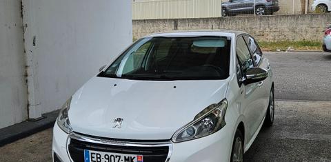 Peugeot 208 2016