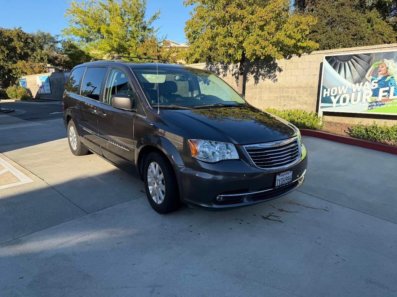 Chrysler Town & Country 2016 in Sacramento, CA