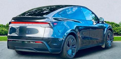Tesla Model Y 2025