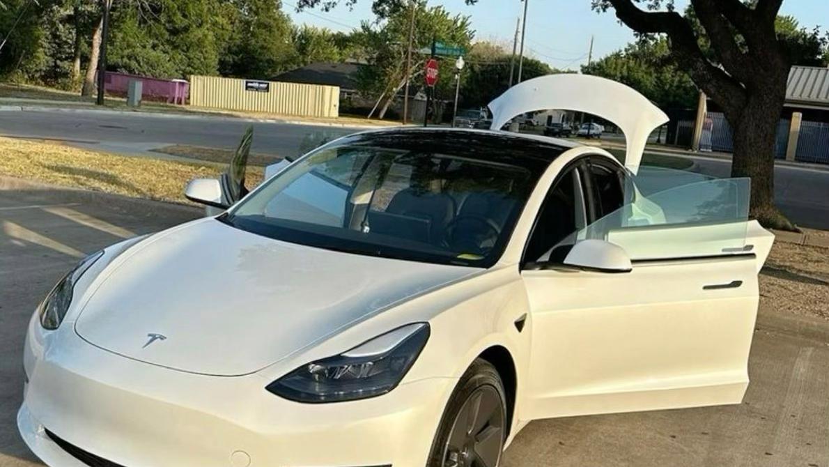 Tesla Model 3 2023 in Louisville, KY