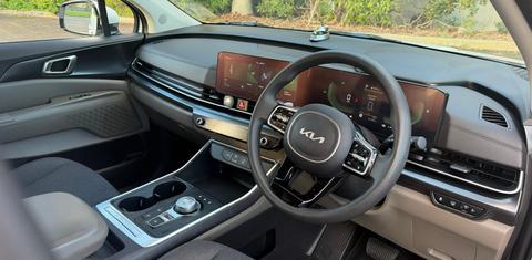 Kia CARNIVAL 2025