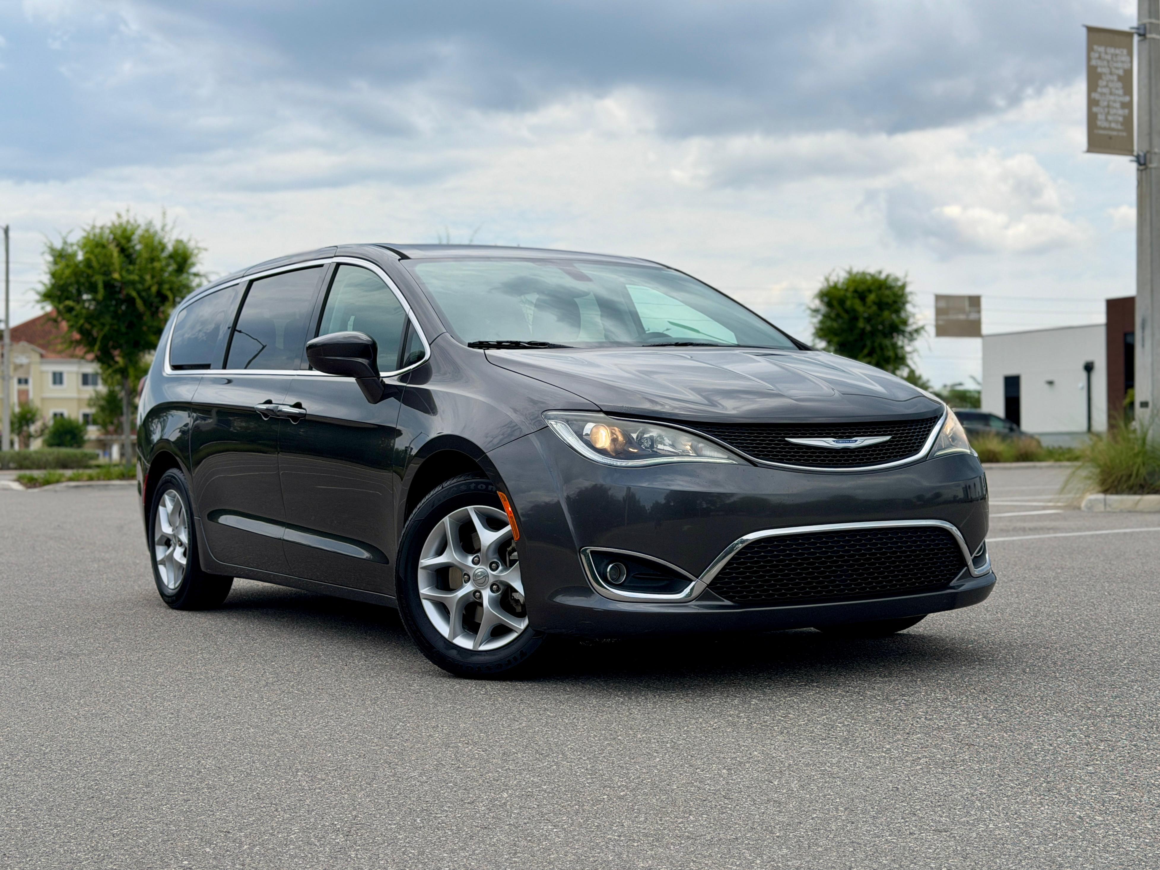 Chrysler Pacifica 2019 in Winter Garden, FL