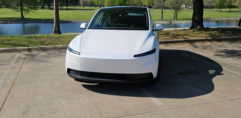Tesla Model Y 2026