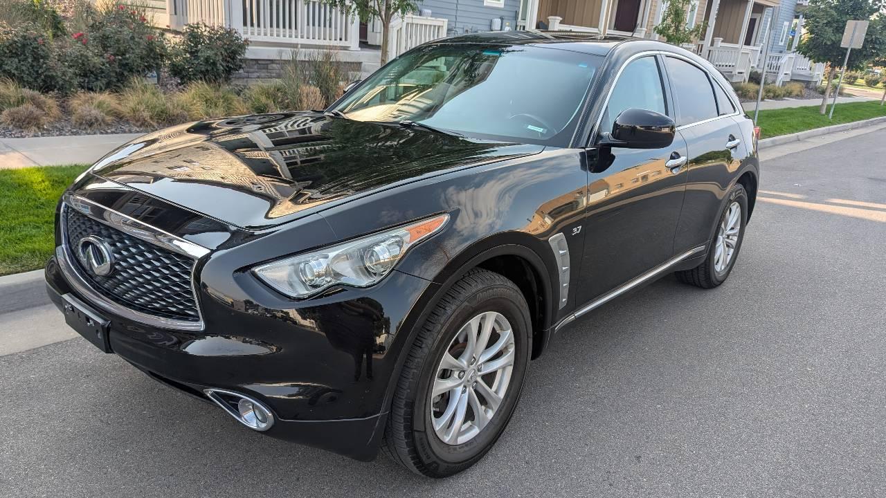 INFINITI QX70 2017 in 