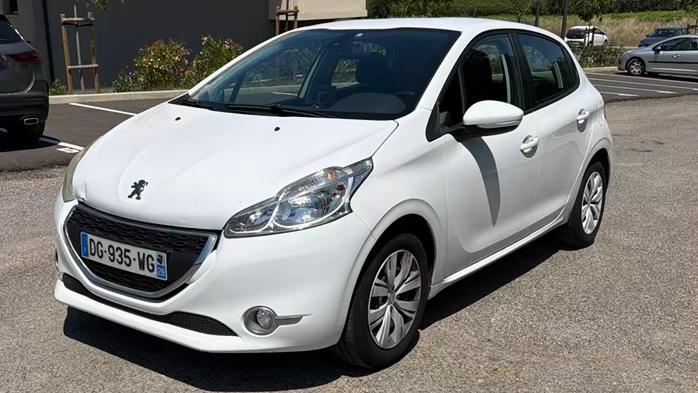 Peugeot 208 2014 à Vescovato