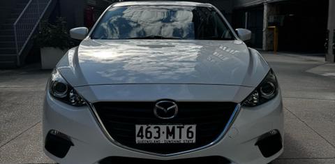 Mazda MAZDA3 2015