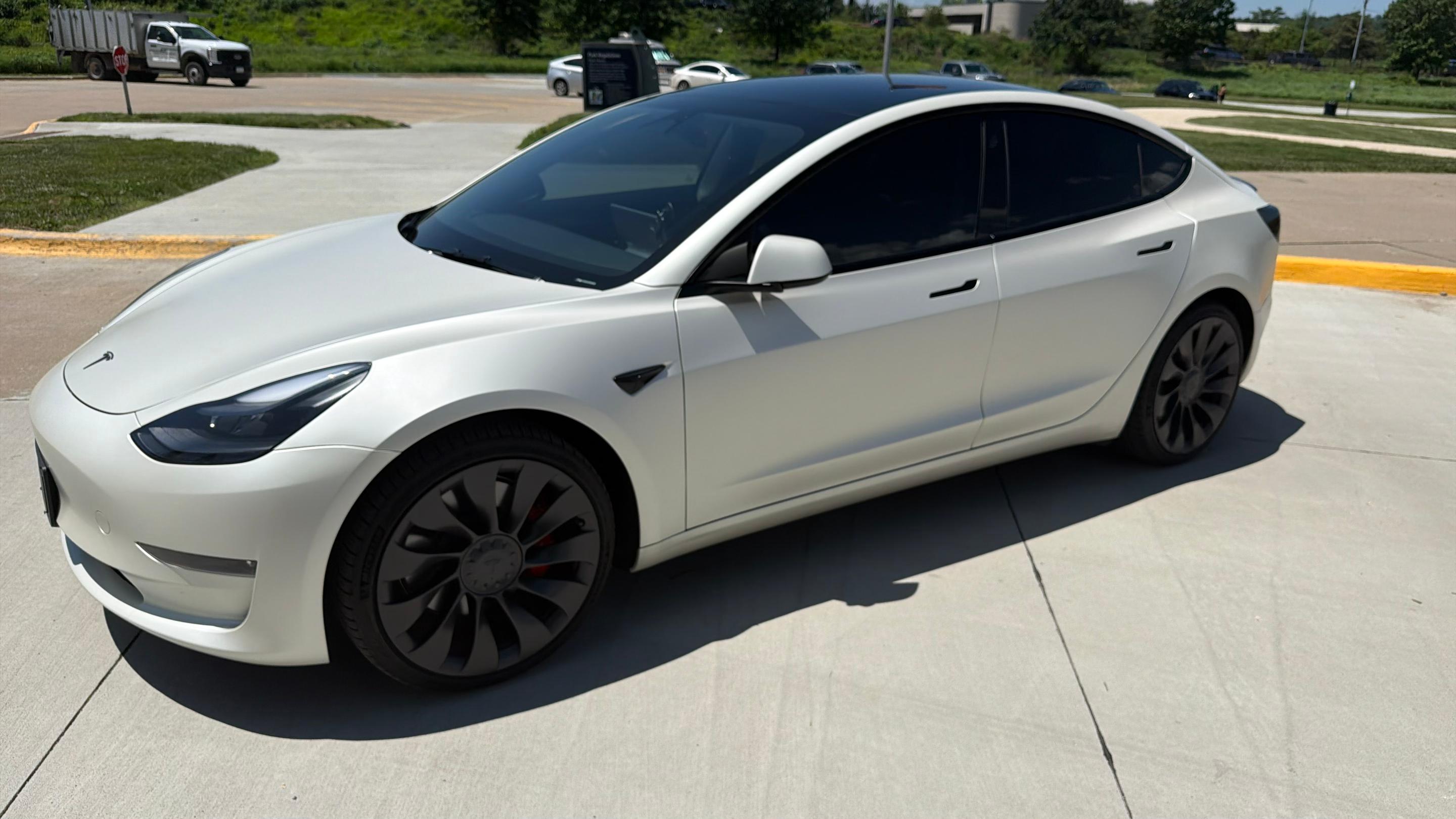 Tesla Model 3 2023 in Des Moines, IA