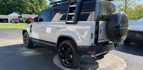 Land Rover Defender 2026