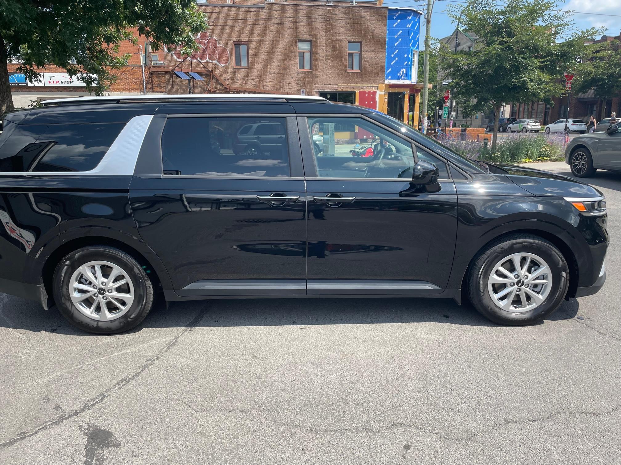 Kia Carnival 2023 à Montréal, QC