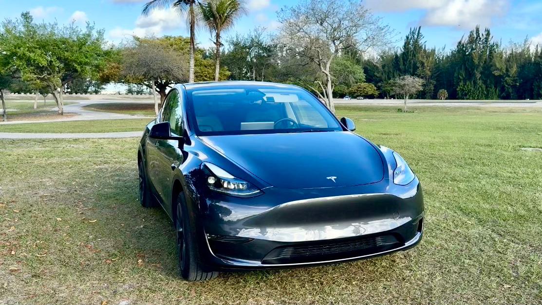 Tesla Model Y 2025 in Hialeah, FL