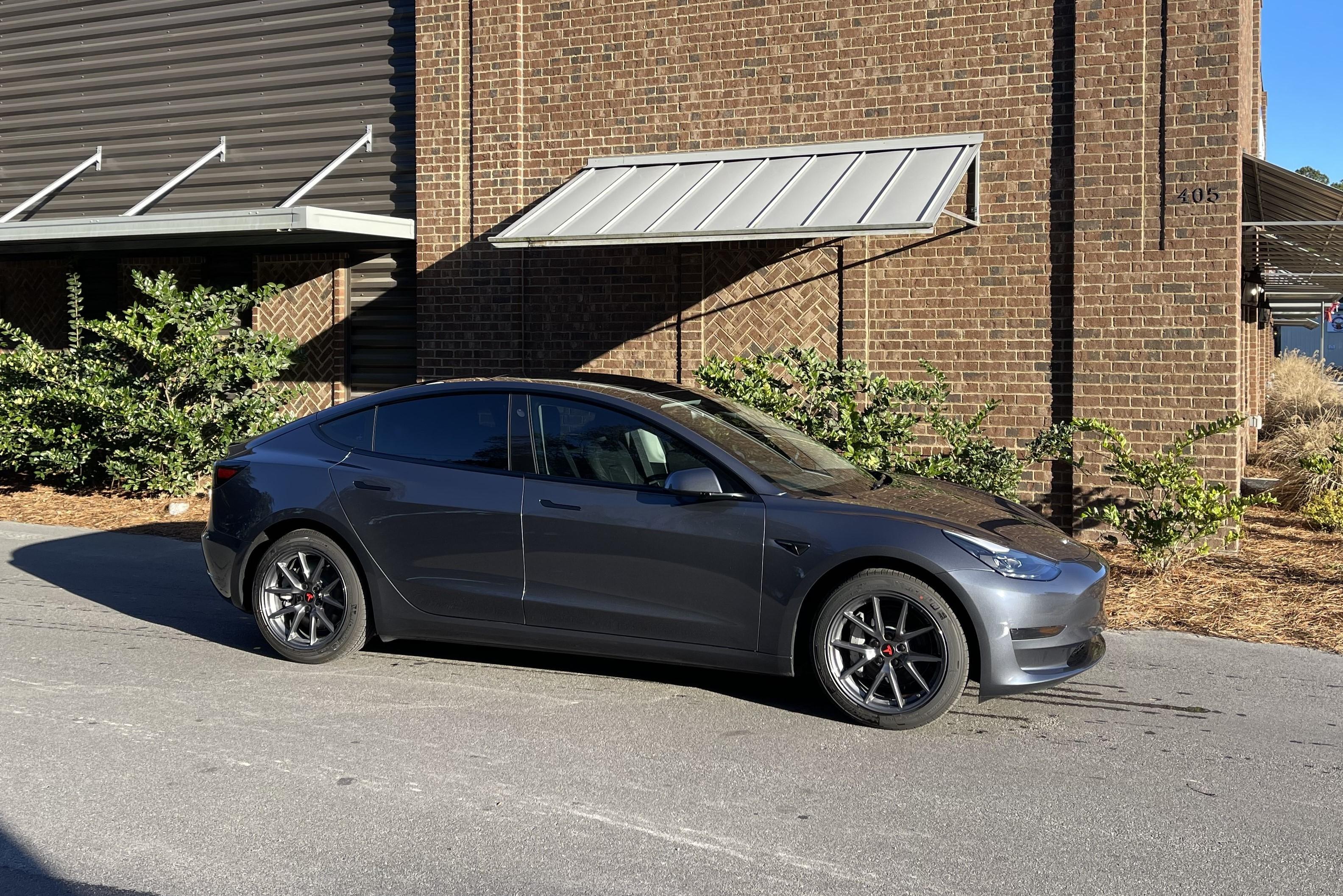 洋楽 Treal Tesla Model 3 2023 rental in Summerville, SC by Ross | Turo