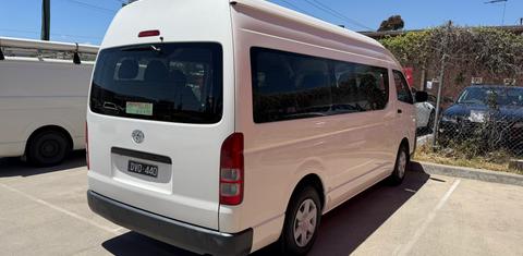 Toyota HIACE 2013