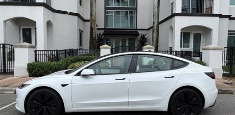 Tesla Model 3 2024