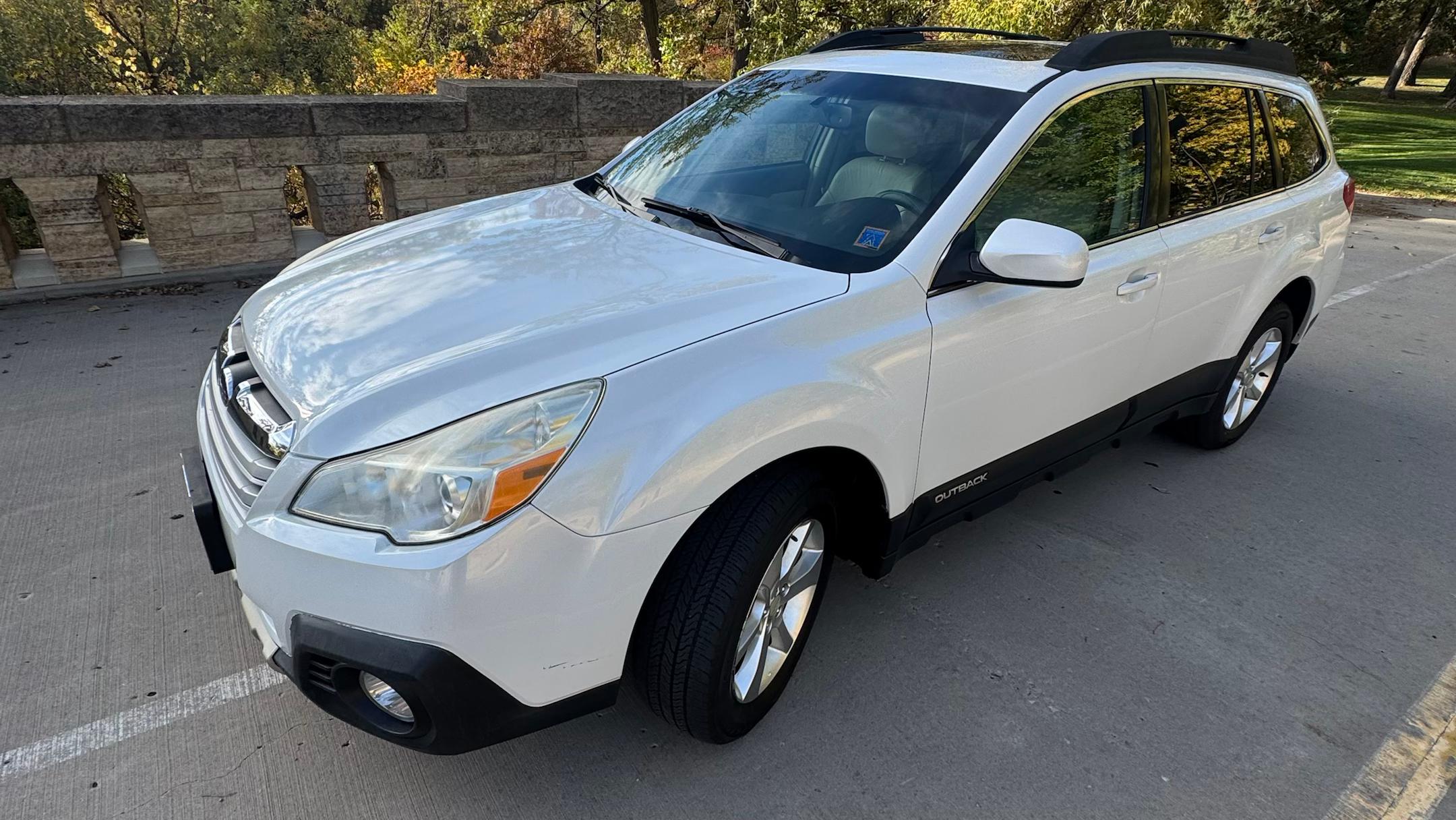 Subaru Outback 2014 in Saint Paul, MN