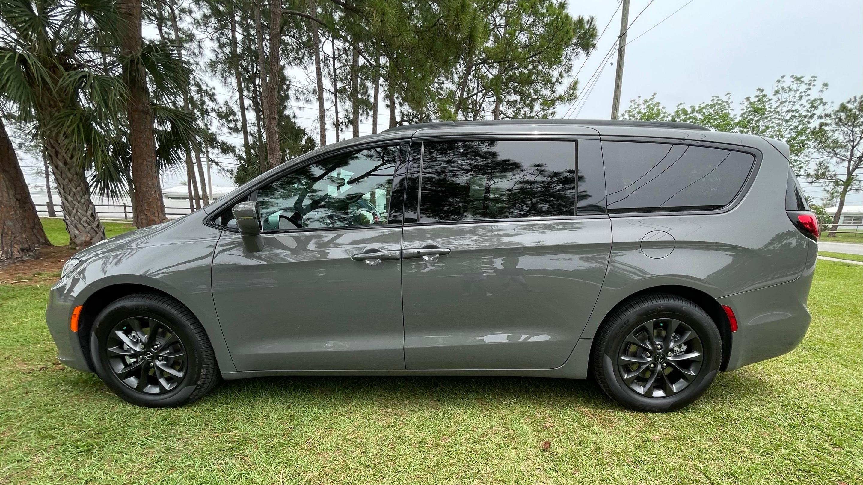 Chrysler Pacifica 2022 in Pinellas Park, FL