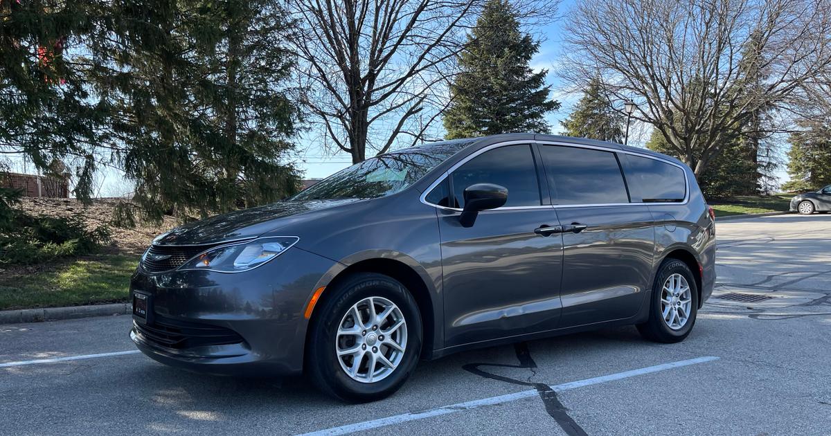 Chrysler Pacifica 2017 rental in Romulus, MI by Alaa Z. Turo