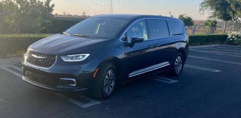Chrysler Pacifica 2023