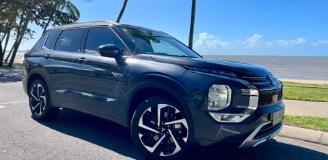 Mitsubishi OUTLANDER 2025