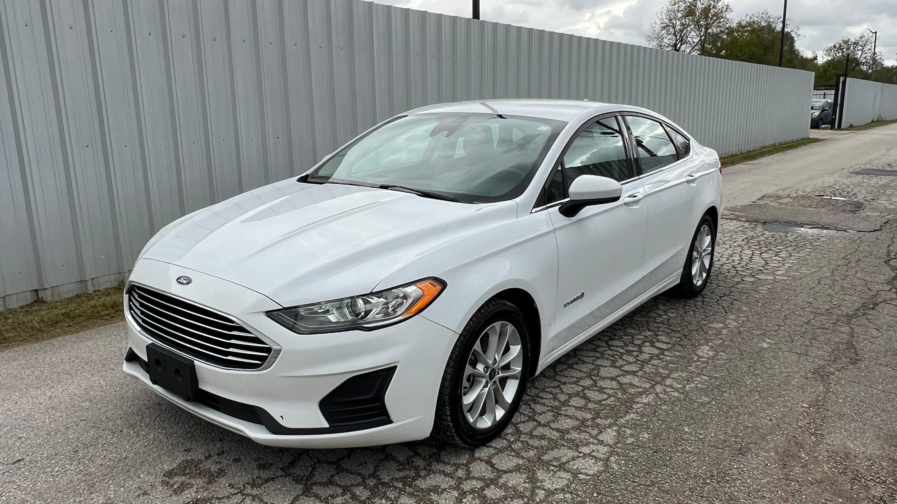 Ford Fusion Hybrid 2019 in 