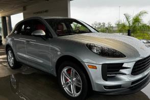 Porsche Macan car