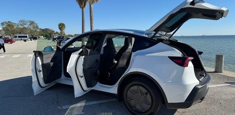 Tesla Model Y 2026
