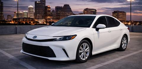 Toyota Camry Hybrid 2025