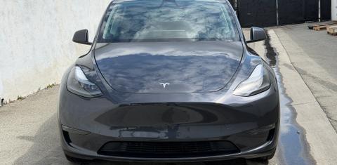 Tesla Model Y 2025