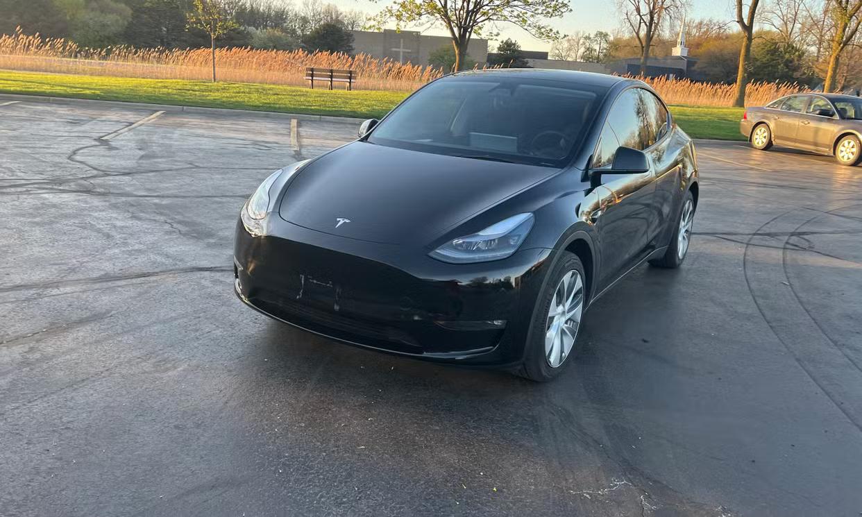 Tesla Model Y 2023 in Harrison Township, MI