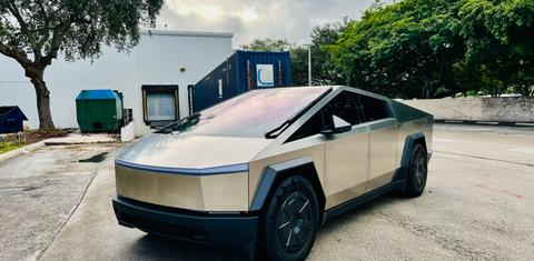 Tesla Cybertruck 2025