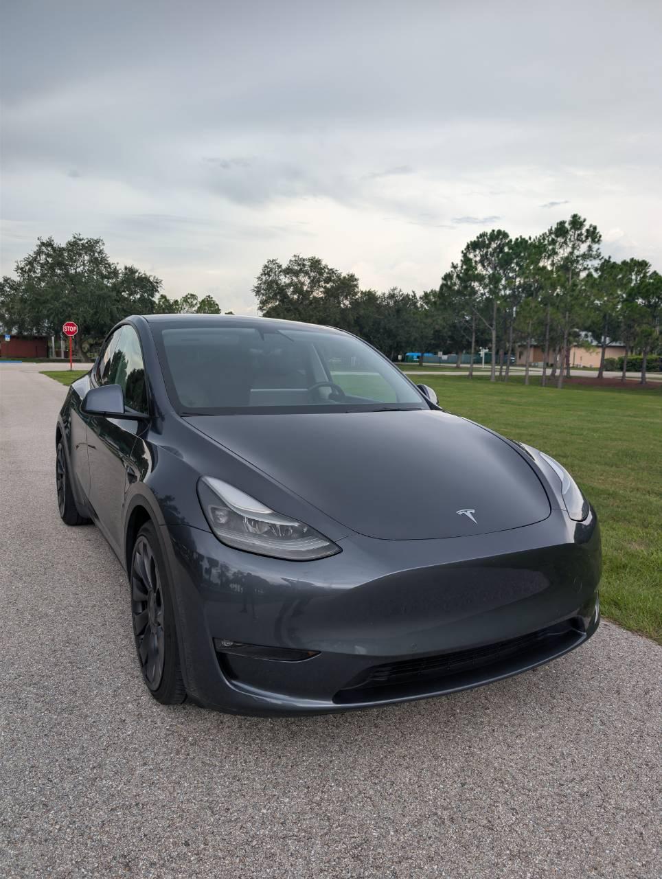 Tesla Model Y 2022 in Bradenton, FL