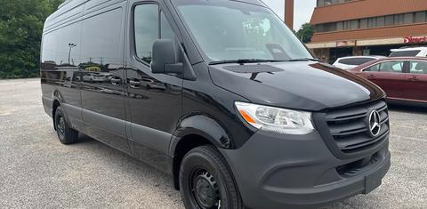 Mercedes-Benz Sprinter 2025