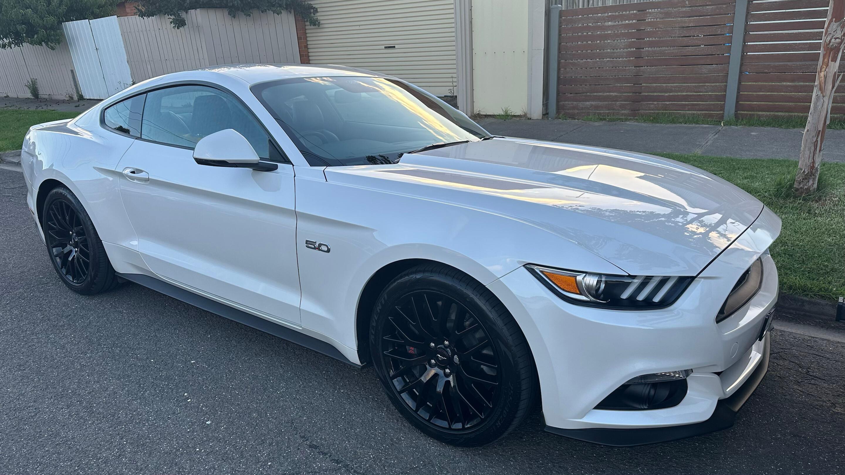 Ford MUSTANG 2017 in 