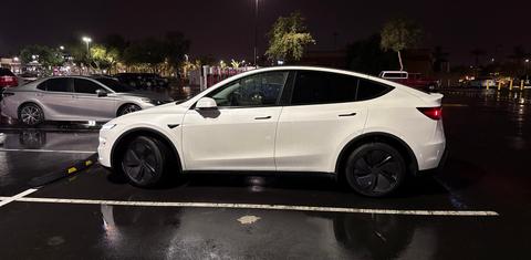 Tesla Model Y 2026