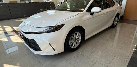 Toyota Camry Hybrid 2025