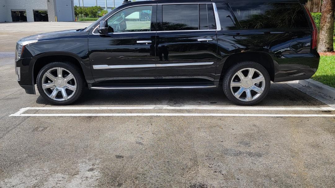 Cadillac Escalade ESV 2018 in 
