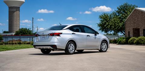 Nissan Versa 2025