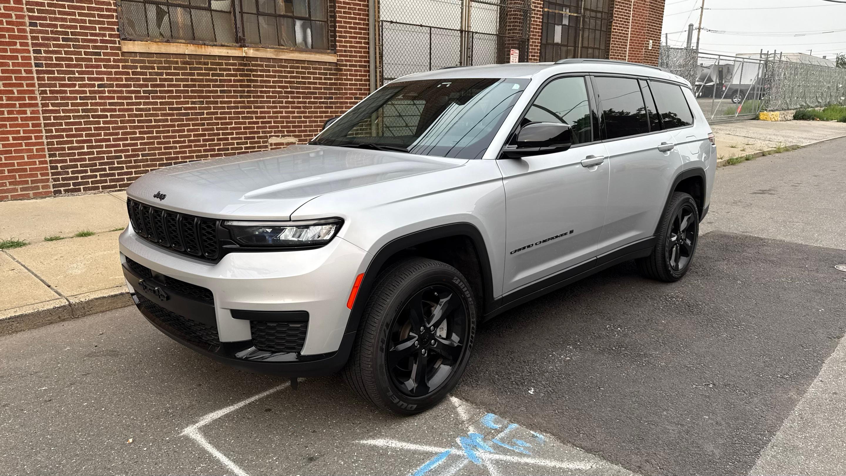 Jeep Grand Cherokee L 2024 in Newark, NJ