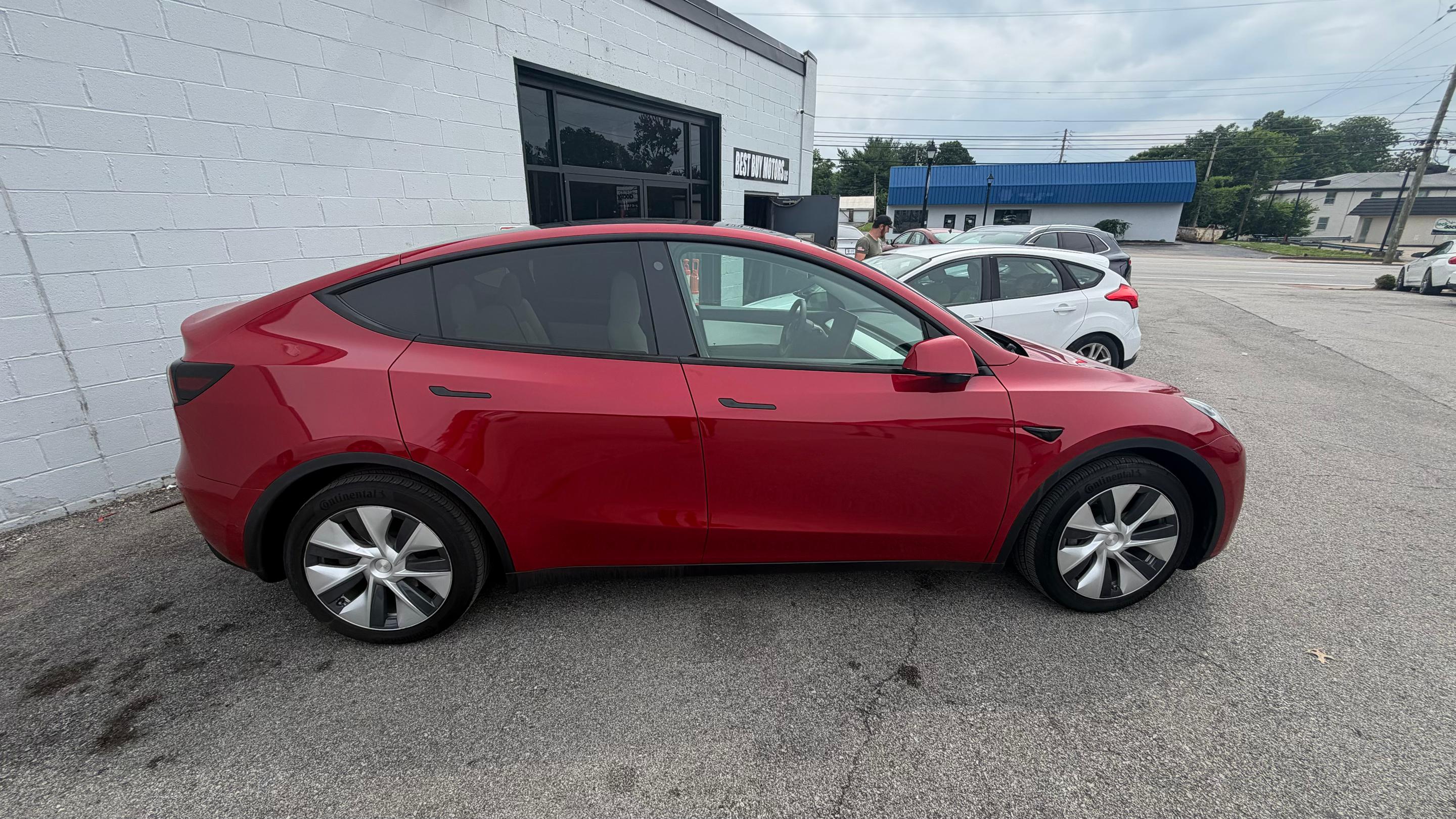 Tesla Model Y 2021 in Louisville, KY