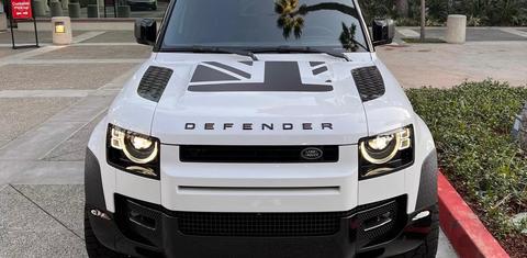 Land Rover Defender 2025
