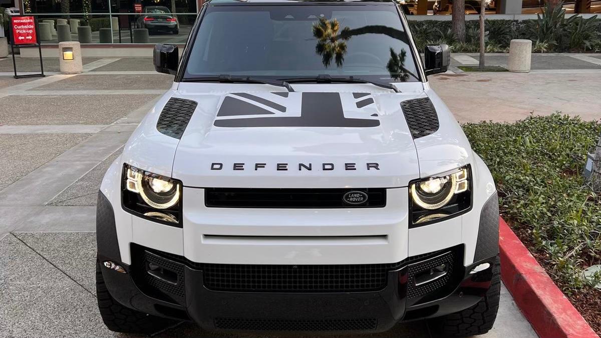 Land Rover Defender 2025 in 