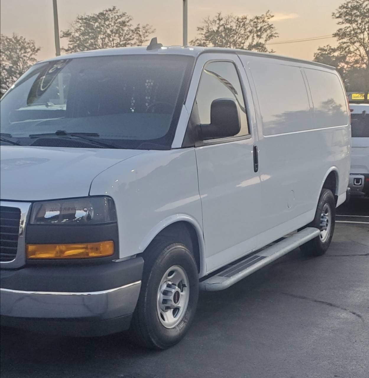 GMC Savana Cargo 2023 in Arlington Heights, IL